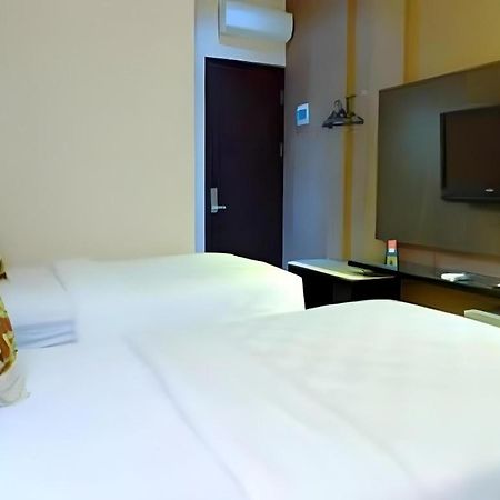 Lotus Hotel סובאנג מראה חיצוני תמונה