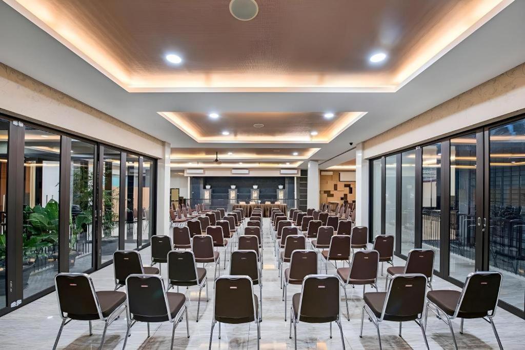 Lotus Hotel סובאנג מראה חיצוני תמונה
