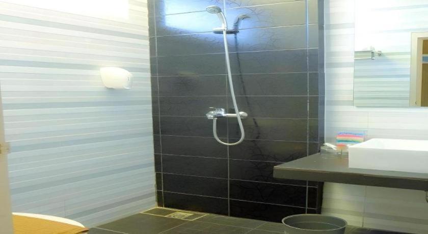 Lotus Hotel סובאנג מראה חיצוני תמונה