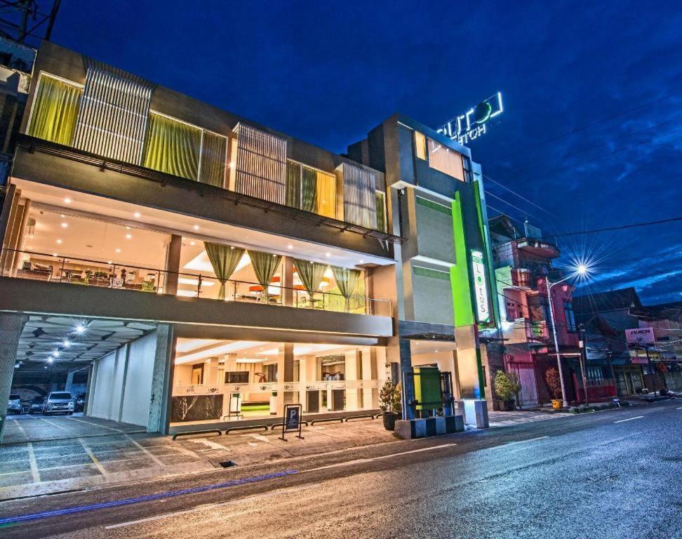 Lotus Hotel סובאנג מראה חיצוני תמונה