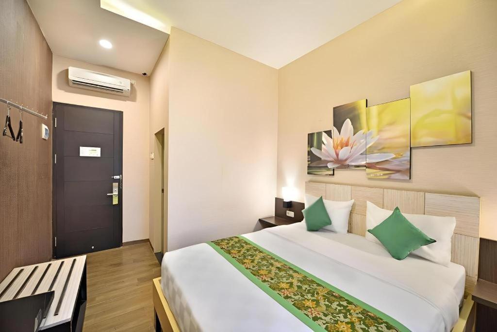 Lotus Hotel סובאנג מראה חיצוני תמונה